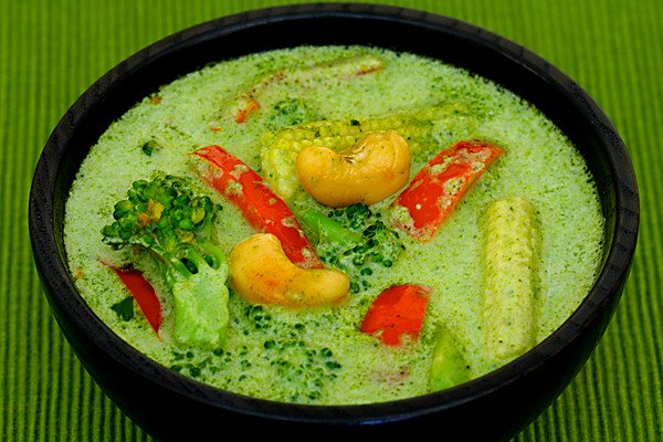 A random photo from the portfolio - Thai Green Curry, bursting with colours and flavours!